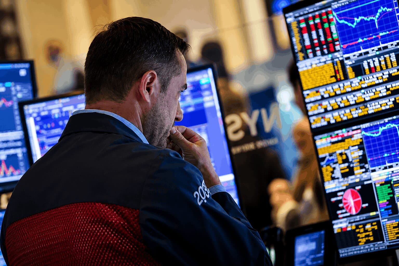 Bitcoin Climbs Toward $64,000 Despite Fresh Coldcard Wallet Sweep